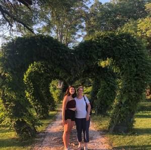 Meet your Posher, Anisia